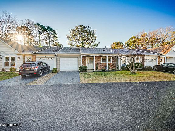 2nd image of 242 Martine Way