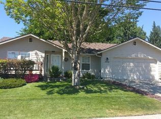 2204 NW Highland Ave, Grants Pass, OR 97526