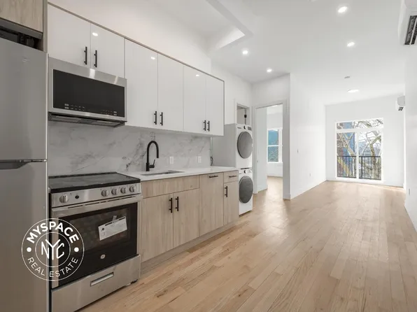 897 New York Avenue image 1 of 9