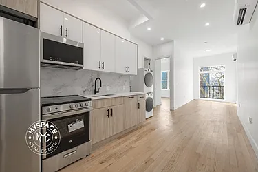 897 New York Avenue, #4K