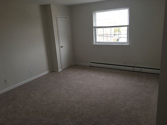 4th image of 1240 Roosevelt Dr