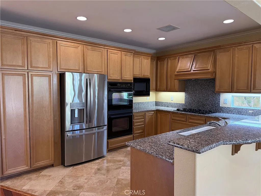 4 bed, 3.5 bath, 2938 sqft, $6,000 — Photo 2