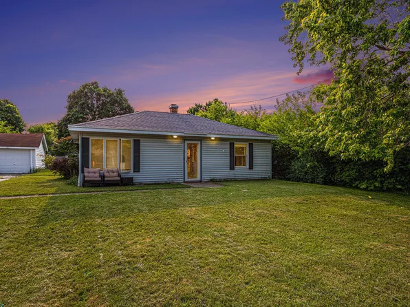 224 S West St, Coloma, MI 49038