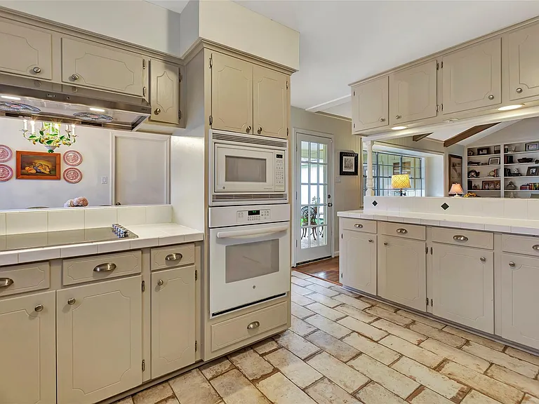 18623 Prince William Ln — Photo 12