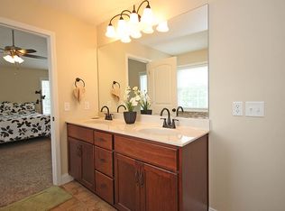 1608 Bilbridge Ln, Chatham, IL 62629