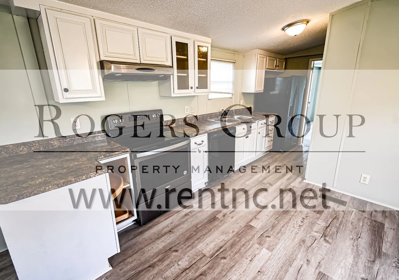 3 bed, 2.0 bath, 1200 sqft, $1,095 — Photo 3
