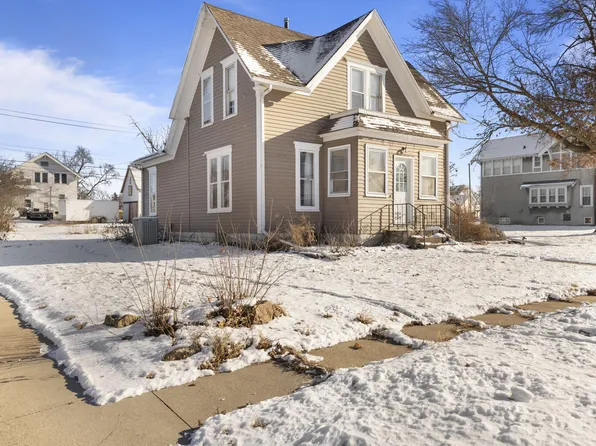 102 S Linn St, Roland, IA 50236