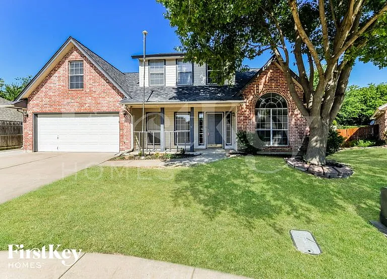6733 Lucas Ln — Photo 2
