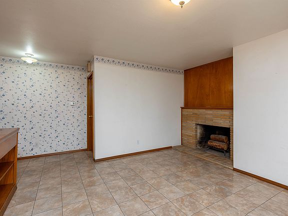 4th image of 8017 E Cataldo Ave