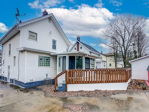 3rd image of 2548 6th St