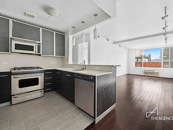 4th image of 13-11 Jackson Ave #8D
