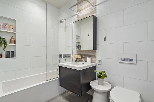 Sold by Compass | media 10