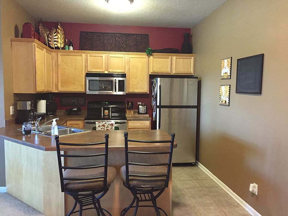 1st image of 2702 NE Oak Dr Unit 6