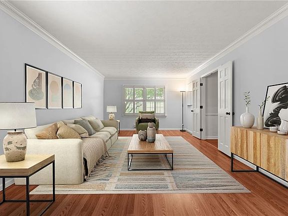 3rd image of 2679 Regency Dr E