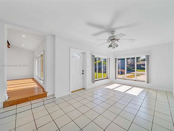 5th image of 9525 Jamaica Dr