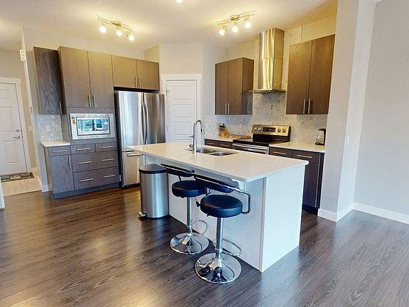 4th image of 7304 Edgemont Way NW