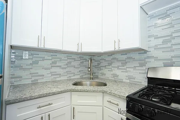 Rented by Norman Raindel, LREB | media 7