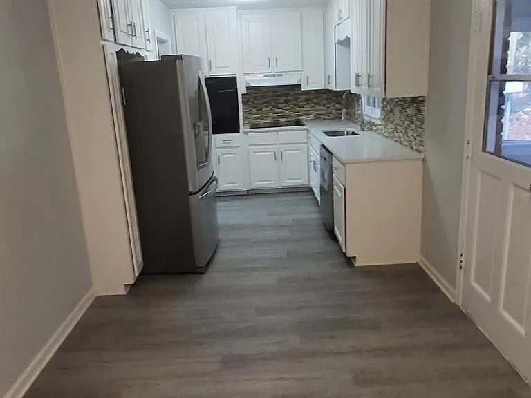 2571 Bailey Dr — Photo 10