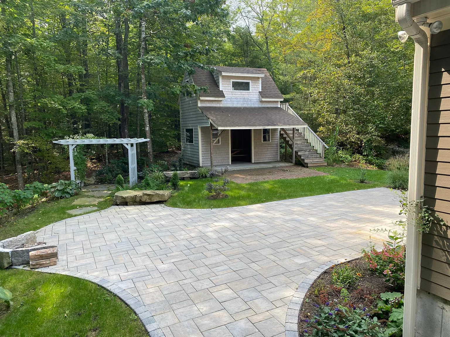 3 bed, 2.5 bath, 2316 sqft, $3,000 — Photo 2
