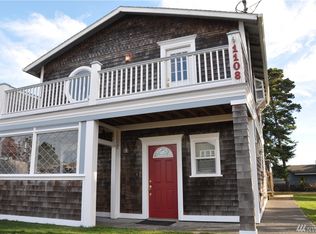 1108 Ocean Beach Blvd S, Long Beach, WA 98631
