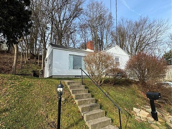 2nd image of 752 Eastview Ave