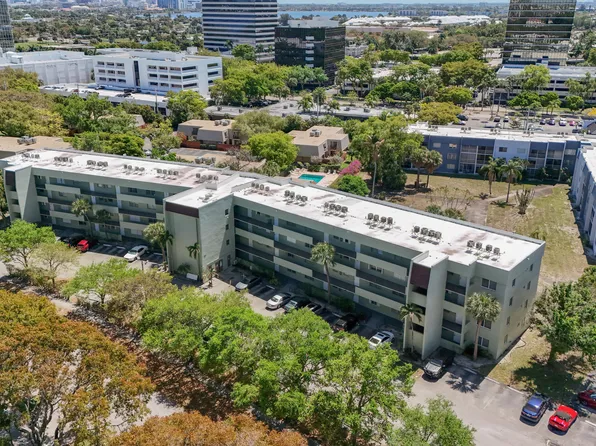 1638 Embassy Dr APT 208, West Palm Beach, FL 33401