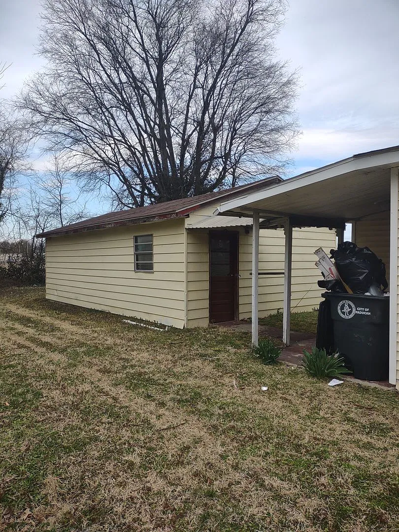 2 Bedroom / 1 Bath Paducah — Photo 2