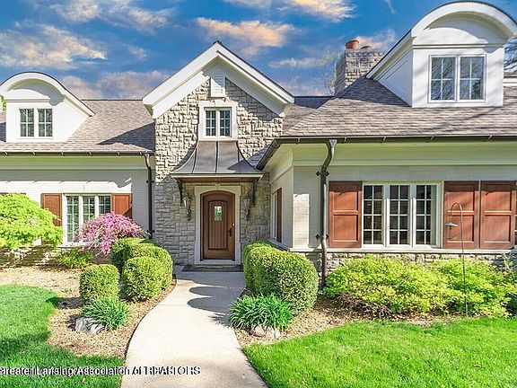 2nd image of 2 Locust Ln