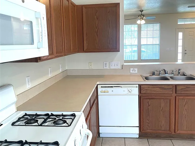 23623 Twisting Falls Dr — Photo 17