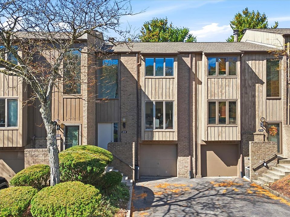 1st image of 213 Pine Ct