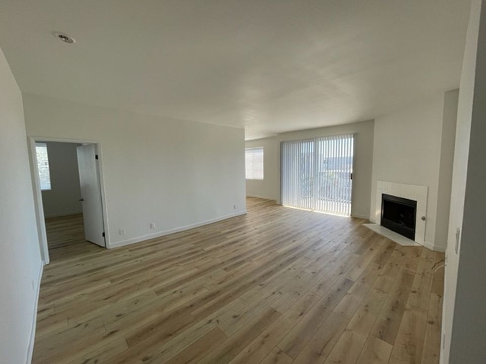 1st image of 1175 E Ocean Blvd #301