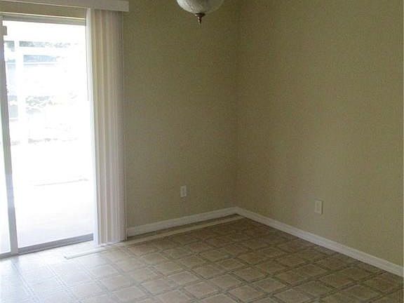 3rd image of 228 Ambury St