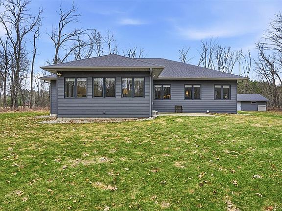 5th image of E3352 Aspen Road