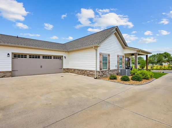 24 Maddox Ln, Chatsworth, GA 30705