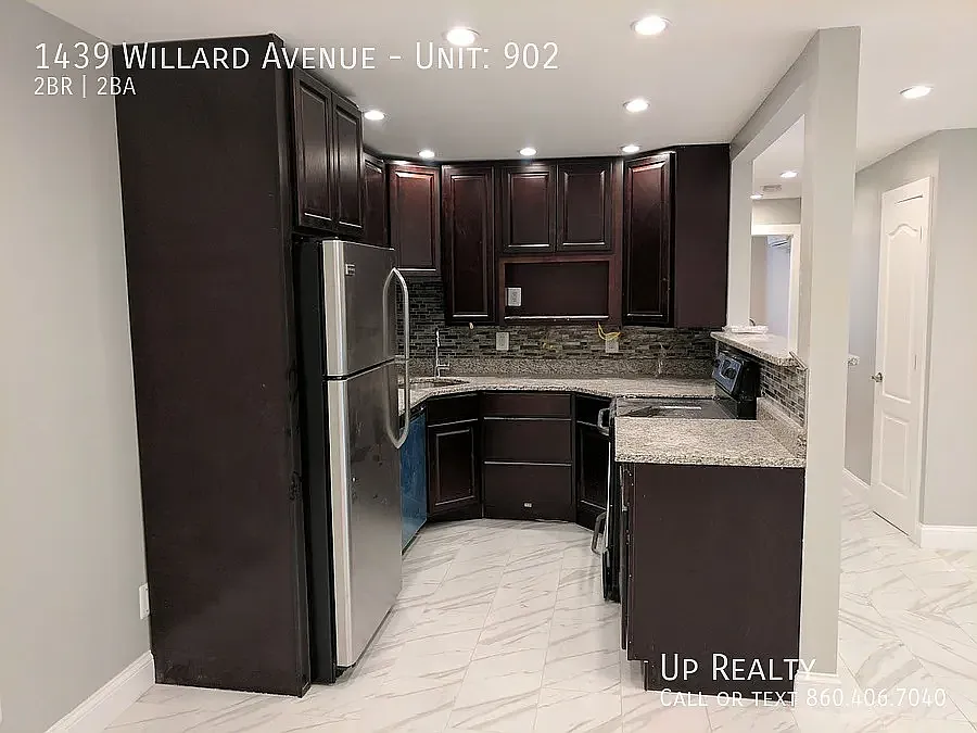 2 bed, 1000 sqft, $2,200 — Photo 3
