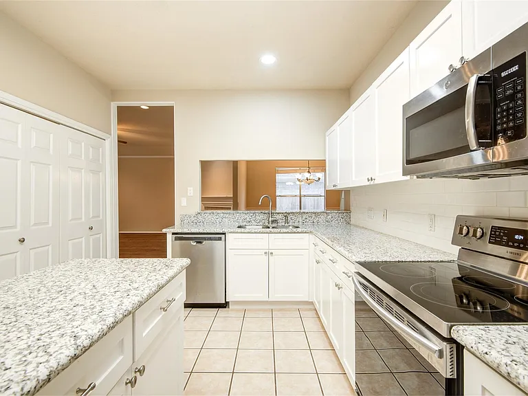 18422 Auburn Woods Dr — Photo 23