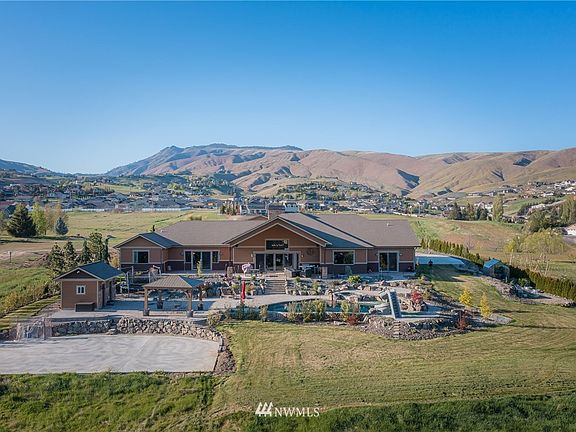 2nd image of 759 Majestic View Dr