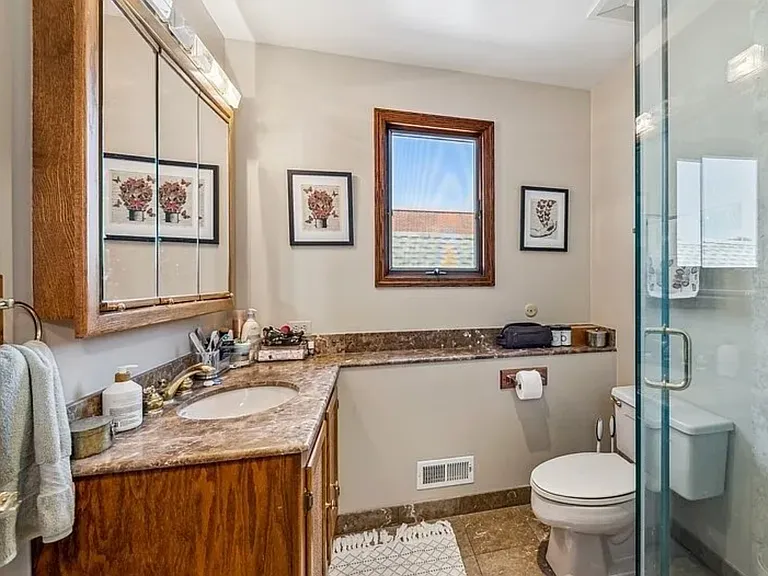 2837 N Southport Ave #3 — Photo 12