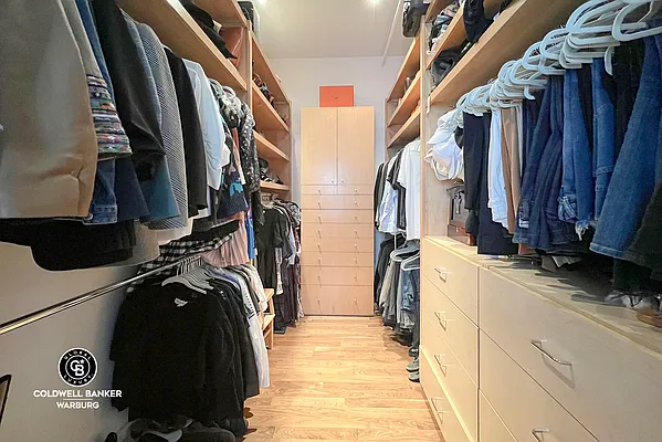 Sold by Coldwell Banker Warburg | media 9