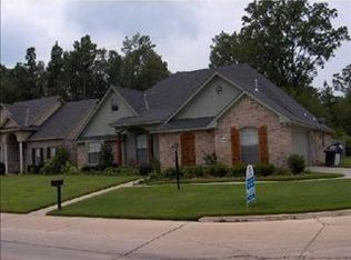 10432 Plum Creek Dr, Shreveport, LA 71106