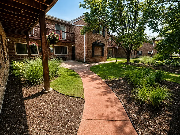 Oakwood Apartments — Photo 10