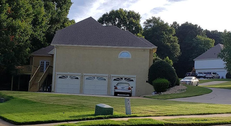 2nd image of 103 Windsong Dr