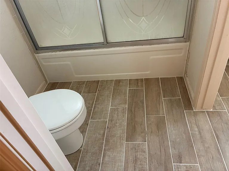 13784 Hollowgreen Dr — Photo 20