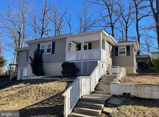 3924 Oakdale Cir, Triangle, VA 22172