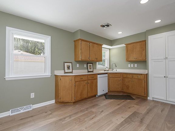 5th image of 3708 9th AVENUE