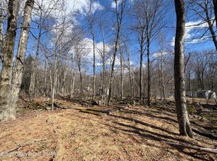 11 Smoke Signal Path, Gouldsboro, PA