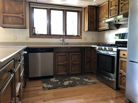 3rd image of 2858 Monroe Dr