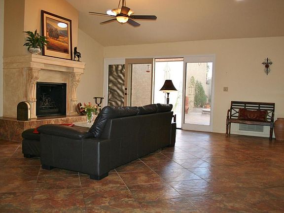 3rd image of 1640 E Cactus Wren Dr