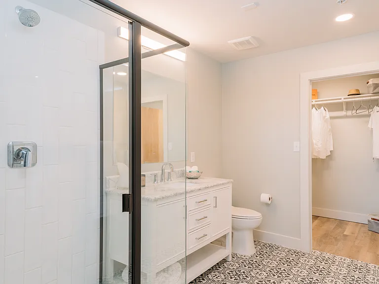 210 W Peden Aly #116 — Photo 15