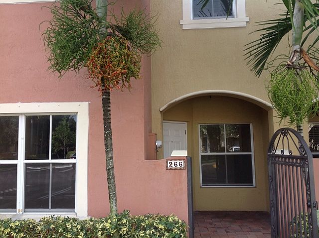 1st image of 266 Lake Monterey Cir